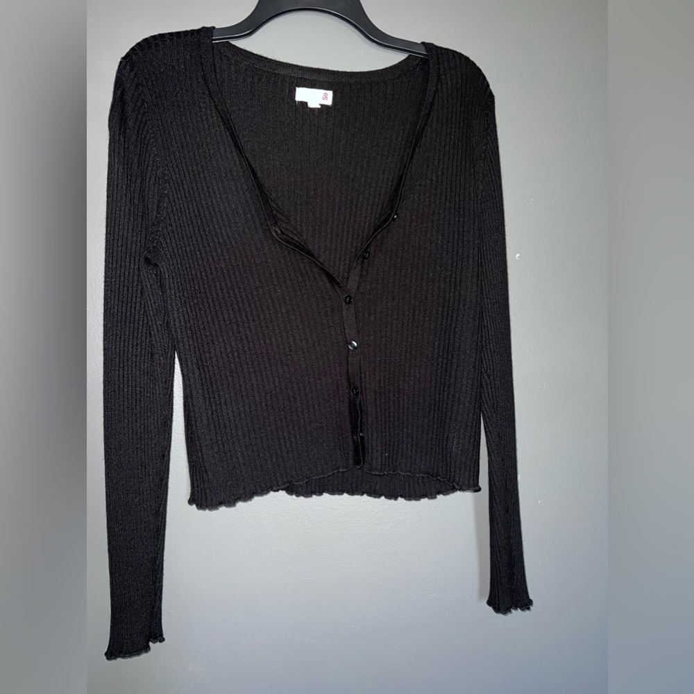 Black Long Sleeve Crop